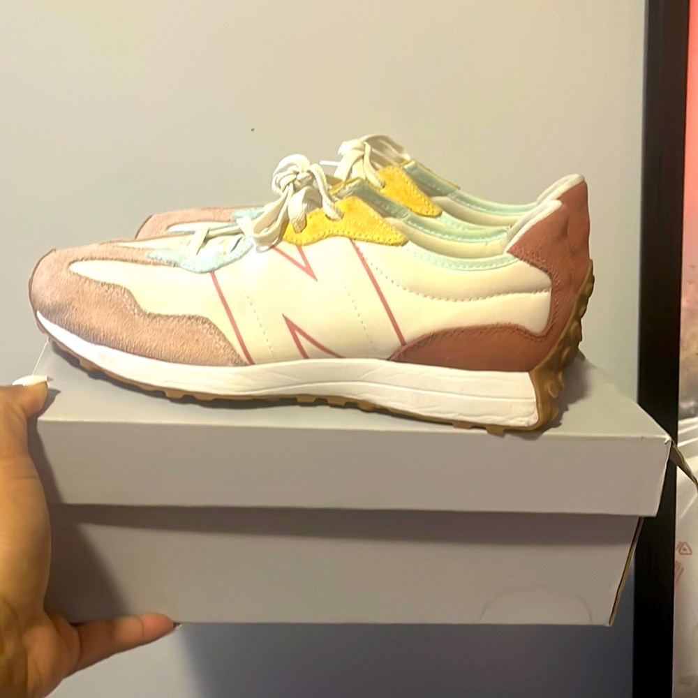 New Balance “327” Gradeschool 6.5